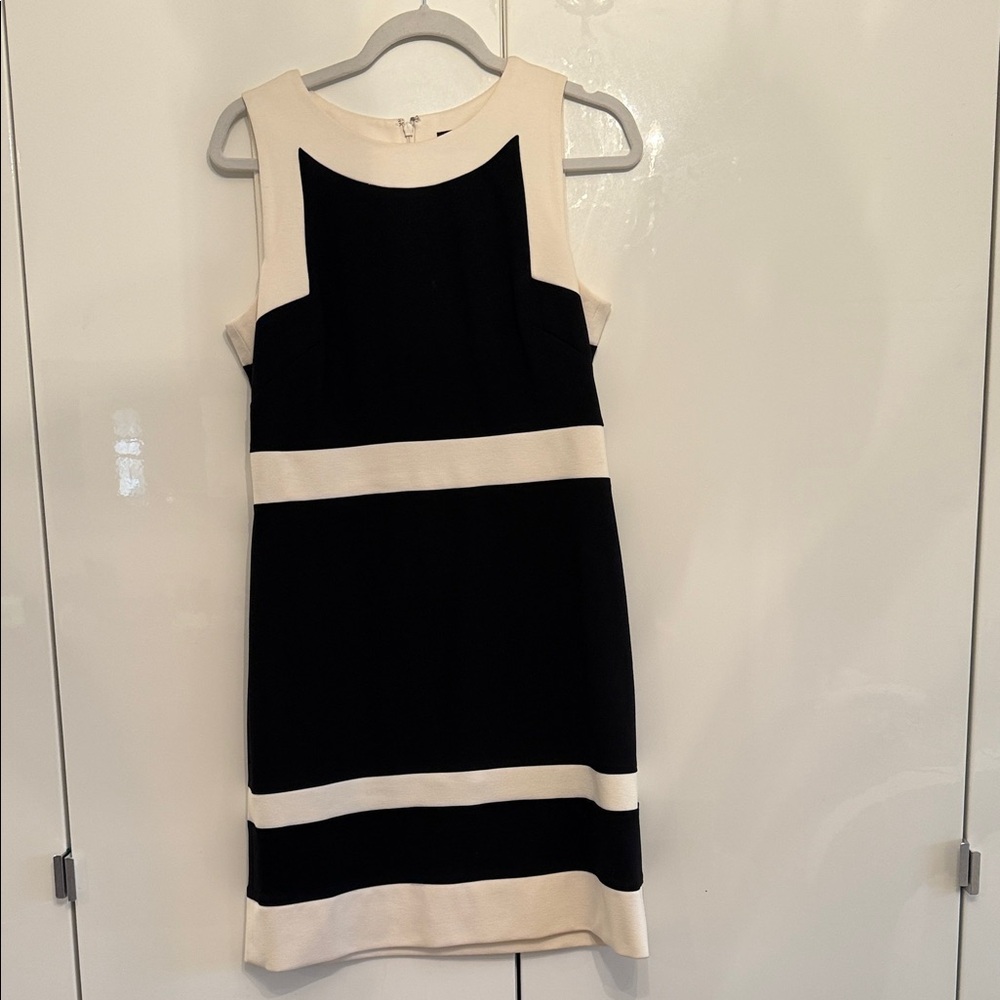 White House Black Market Black and Cream Sleeveless Colorblock Shift Dress